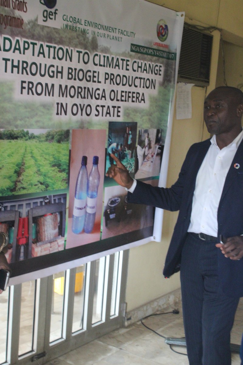 LifeBuildersNGA's tweet photo. Lifebuilders contributing to global safety through environmental conservative programmes. Lifebuilders training farmers on low carbon arming and carbon credit earning. 
Creating wealth for our people while saving the planet. 
Supported by @theGEF @SmallGrant @carboncredit @UNDP https://t.co/Q8bzPmR5LG