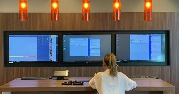 EspritICT's tweet photo. Vraag jij je ook af hoe de transitie naar Microsoft Teams er voor jou uit gaat zien? Kom naar onze vernieuwde demoruimte op onze locatie in Veenendaal en ervaar het zelf! 👉 https://t.co/NcmwT7CjeC https://t.co/Z0CZmvD9LQ