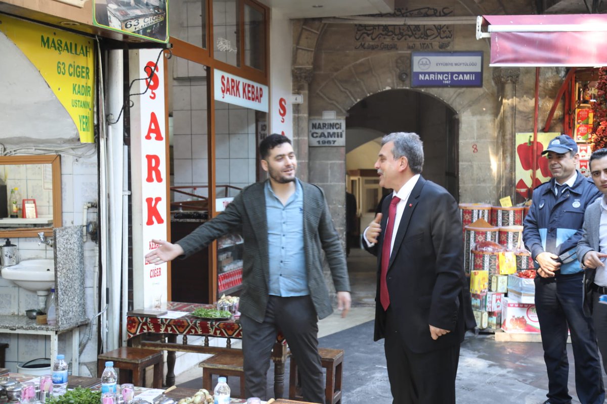 zabeyazgul's tweet photo. Yeni güne Kazancı pazarı, Demirci pazarı ve çarşı esnafını ziyaret ederek başladık. Tüm esnaf kardeşlerime hayırlı ve bereketli bol kazançlar diliyorum. https://t.co/ifvD0vrFXT