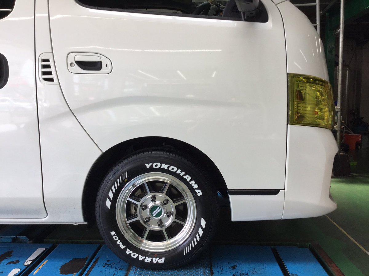 本日、NV350キャラバンにハヤシレーシング&パラダPA03の取り付けで