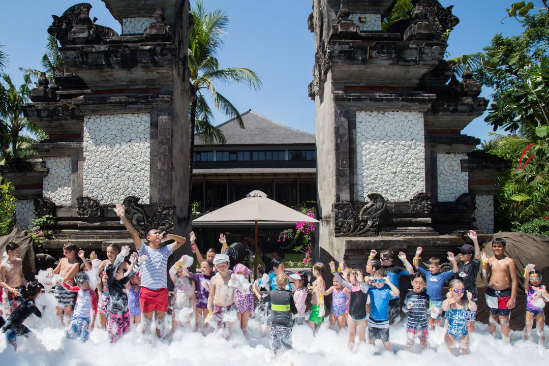 Put on your swimsuits and your goggles, and let's have fun at our weekly Kids Foam Party! For more information and reservation, please contact kids.club@padmahotels.com.

#padmalegian #padmahotels