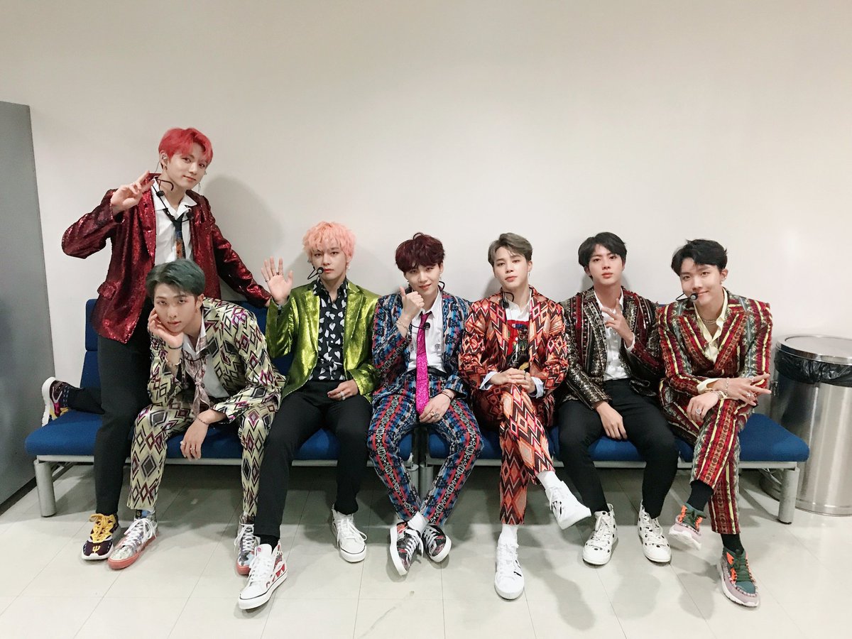 d0_n0tt's tweet photo. You call me artist
You call me idol 
#BBMAsTopSocial BTS @BTS_twt https://t.co/v9oQkOWqgm