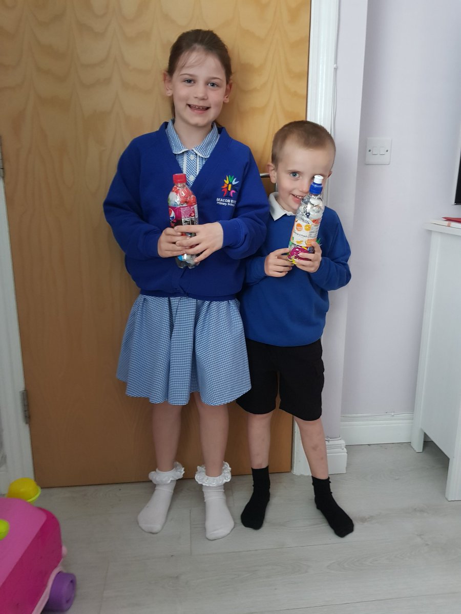 lauralou87's tweet photo. @Beaconrise1 Ava(4R) and Jacob(RH) with their eco bricks! https://t.co/fRNXSNddik