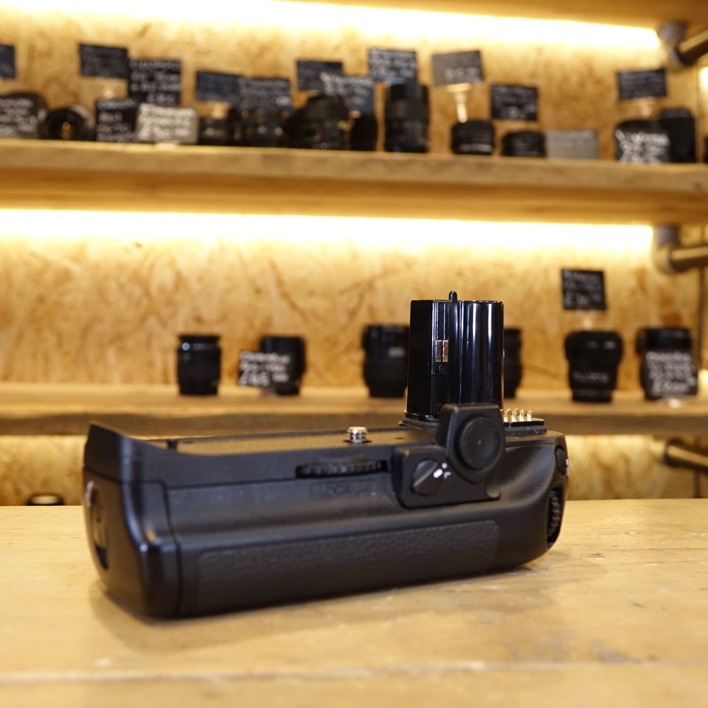 hcused's tweet photo. Just In!!

Nikon MB-40 Multi Power Battery Pack for F6 https://t.co/i4WwYigZT4
#harrisoncameras #nikon #mb40 #batterygrip #used #photography #secondhand #sheffield #cameras https://t.co/rCgF9fQ56A
