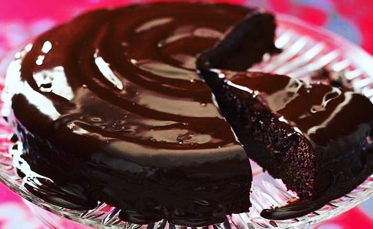 American Chocolate Cake 😋😋😋😋... If you want to see more click here 👉👉👉ricetteperpassione.altervista.org/american-choco… #chocolate #cioccolato #cake #CakeStar #chocolatecake #americanfood #americanrecipe #recipe #ricette #cuisine #recipeoftheday