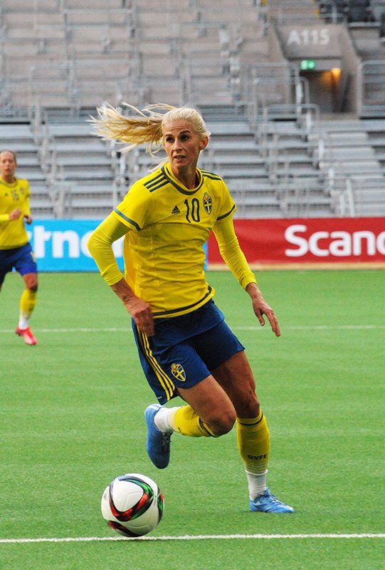 Women Sports Joyeux Anniversaire A La Footballeuse Sofia Jakobsson Qui Evolue Avec Le Club De Montpellier Depuis 14 Et Qui Fete Aujourd Hui Ses 29 Ans Anniversairedujour Sofiajakobsson Mhsc