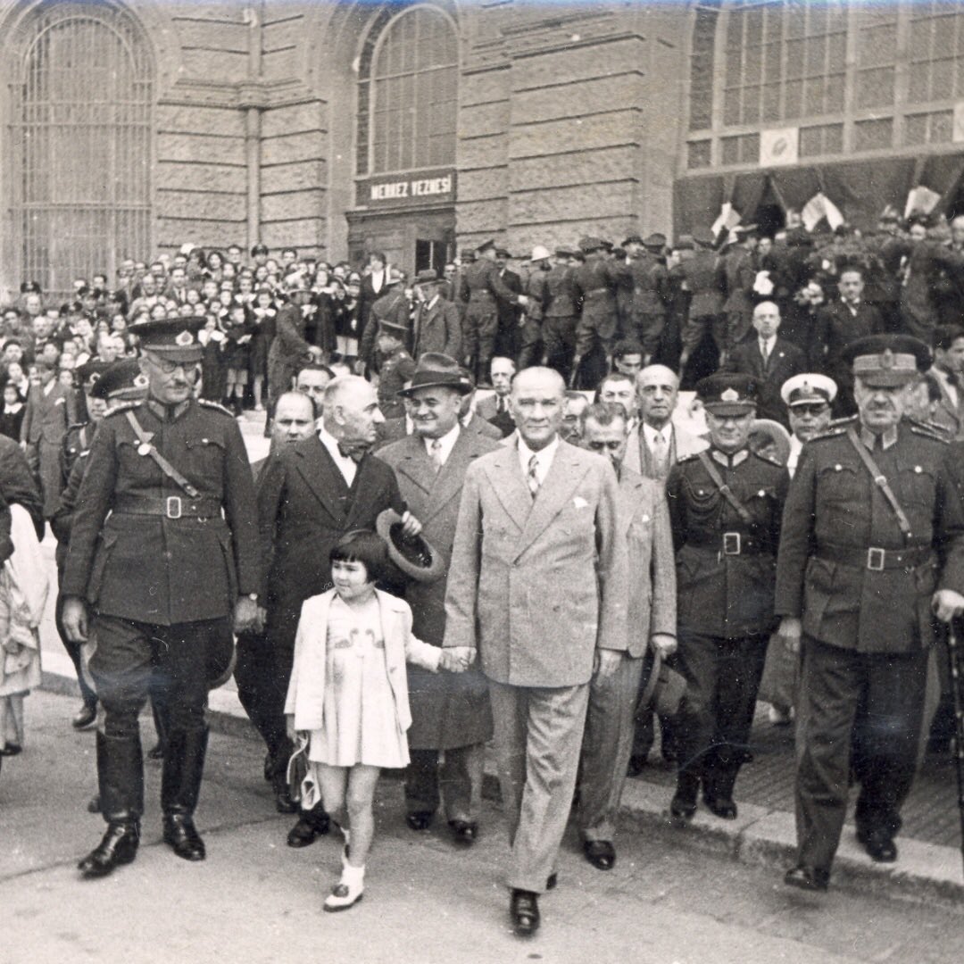 Ulu Önder Mustafa Kemal Atatürk'ün geleceğin umudu tüm dünya çocuklarına armağanı 23 Nisan Ulusal Egemenlik ve Çocuk Bayramı kutlu olsun! #23nisan #UlusalEgemenlikveÇocukBayramı