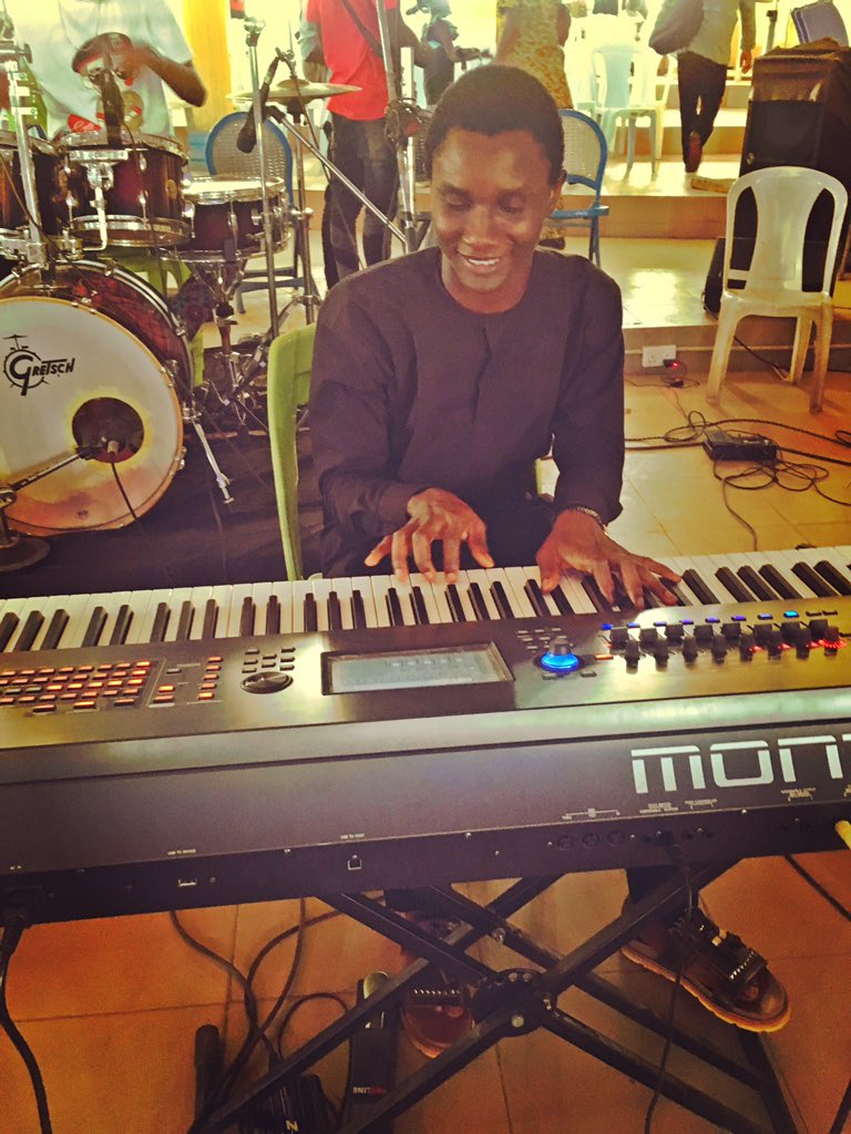 Hillstringz's tweet image. Monday Jam🚨🚨 #keyboard #musically #pianogram #hiphop #classic #keyboardist #violin #pianolove #instagood #musicislife #cover #orchestra #musicvideo #pianolessons #grandpiano #beethoven #photography #pianoteacher #classical #livemusic #musicproducer #pop #drums #insta #beats