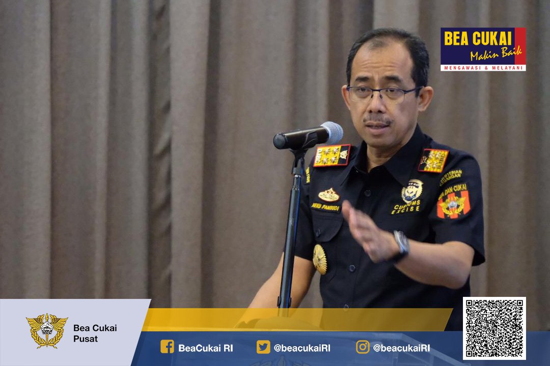 beacukaiRI's tweet photo. #InfoBC

Hari ini dilakukan penandatangan perjanjian kerjasama antara @beacukaiRI dengan @DukcapilKDN terkait akses data kependudukan yang dibutuhkan oleh Bea Cukai dalam rangka pengawasan. 

#BeaCukaiMakinBaik https://t.co/x9Vr2QDaPT