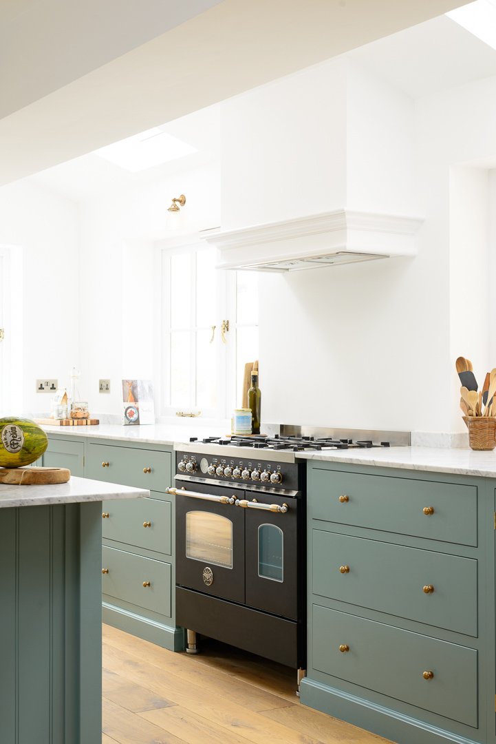 deVOLKitchens's tweet photo. We hope everybody had a really wonderful Easter weekend!! We're starting the morning with this lovely bright and sunny Shaker kitchen. #TrinityBlue https://t.co/plqm1wwtak