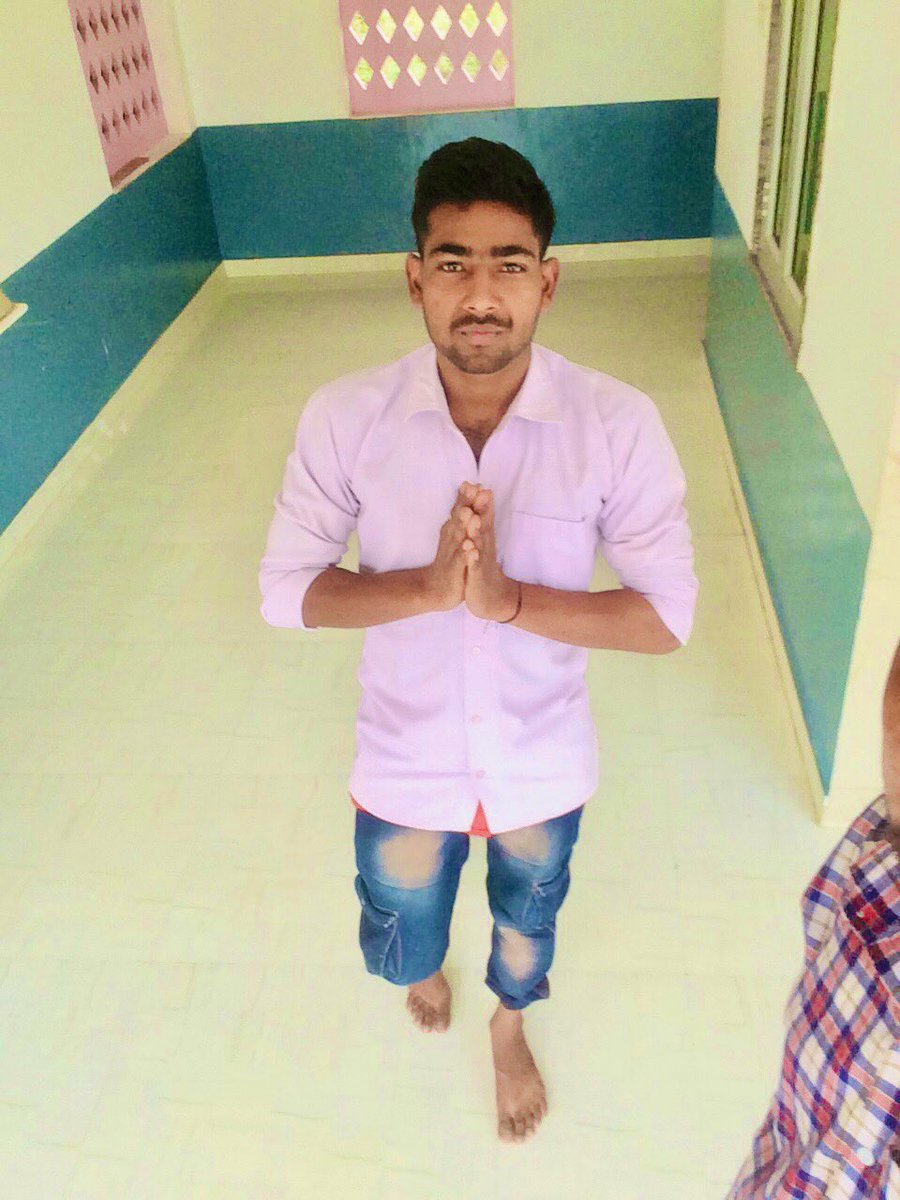 pankajbedham's tweet photo. कहने 🗣 को ही 🏂मैं #अकेला🚶 हूं पर हम चार है 👮🏻 एक मैं # मेरी 👤 परछाई #मेरी 💔 तन्हाई 😔और #तेरा एहसास 👸🏻🎏.... https://t.co/4kjoYzvfCq