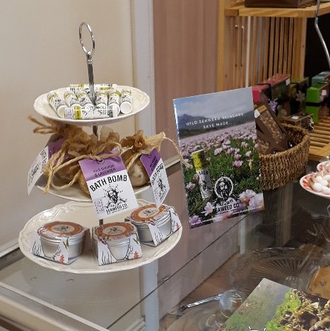 🚨New Stockist🚨 The Taste of Argyll, Oban.

#stockist #seaweed #skyemade #IsleofSkye #skye #skincare #lipbalm #bath #bathbombsarelife #bathbombs