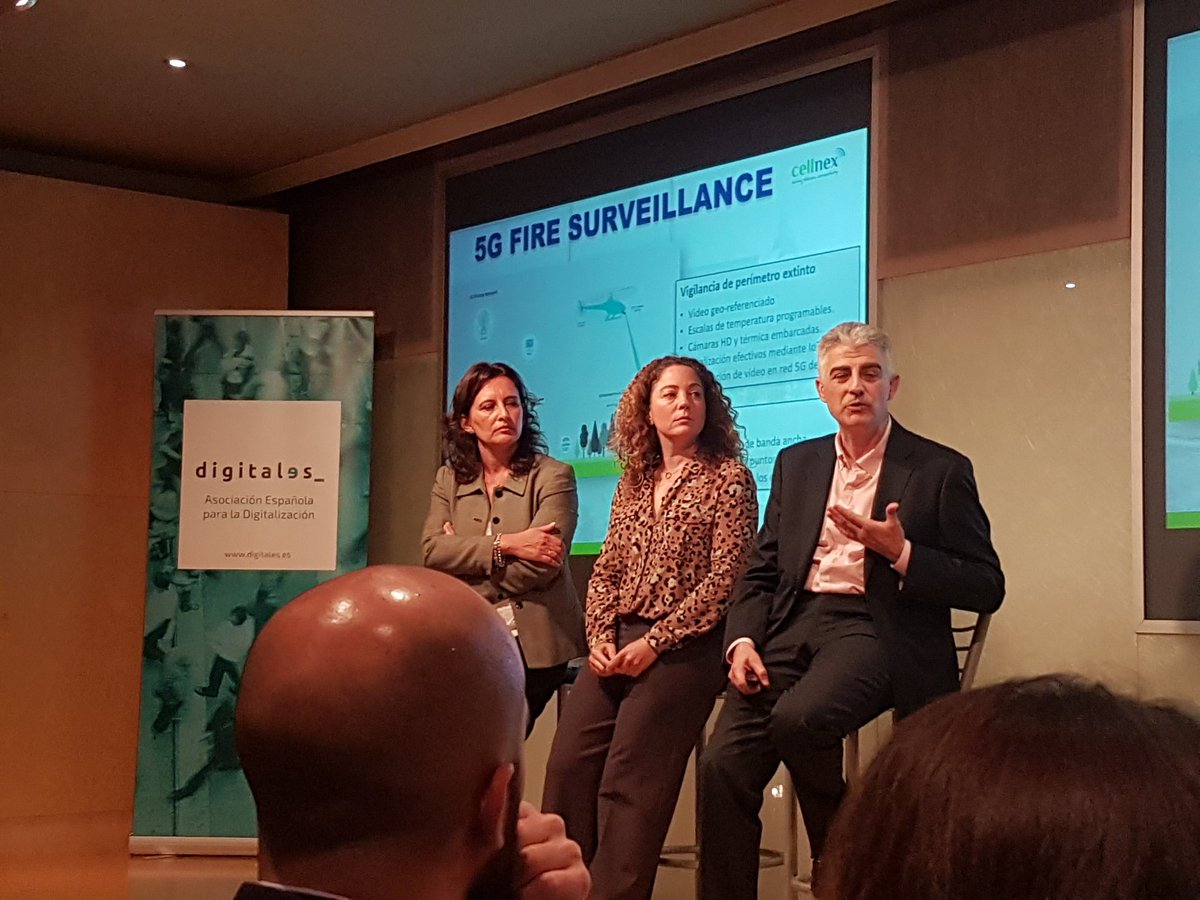 AsocDigitales's tweet image. 5G al servicio de la extinción de incendios. Es la idea de Fire Surveillance, el proyecto desarrollado por @cellnextelecom con la ayuda de @MWCapital, Sitep y @masmovil, presentado hoy por Manuel Cañete en #ForoIN