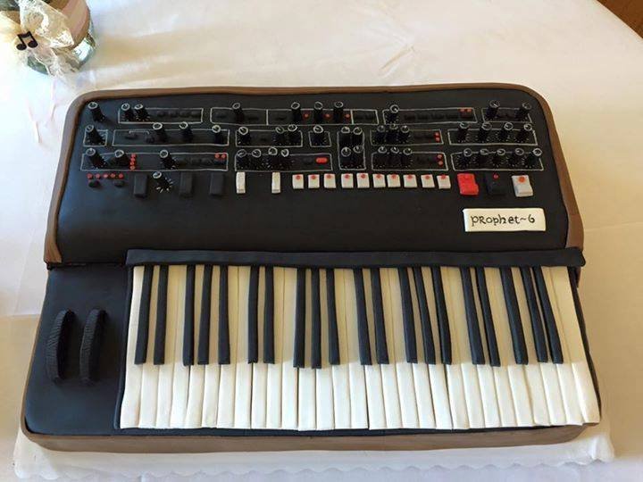Decksaver's tweet photo. SYNTH HEADZ - just a few ideas for your birthday cake this year ๐น๐ฐ๐น
#synthesizer #synthtower #studio #decksaver https://t.co/8Rf8CUwh7o