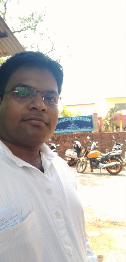 apratimsai9's tweet photo. Can't Express the Joy of Voting 😊
Voted for 1st Time in Life!

Fortunate to Vote in the School Which shaped my Primary Education!

Dedicate it to our most inspiring n beloved Civics teacher, Mrs. Sangeeta Bera, who passed away few days ago.

#FirstVoteBestVote

#VotedForNation https://t.co/PKyxKin2SR