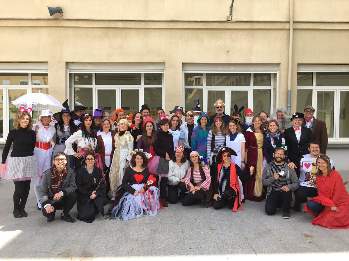 cscchamartin's tweet photo. Y con la participación de nuestros profesores recreamos libros famosos https://t.co/PngkStrElj