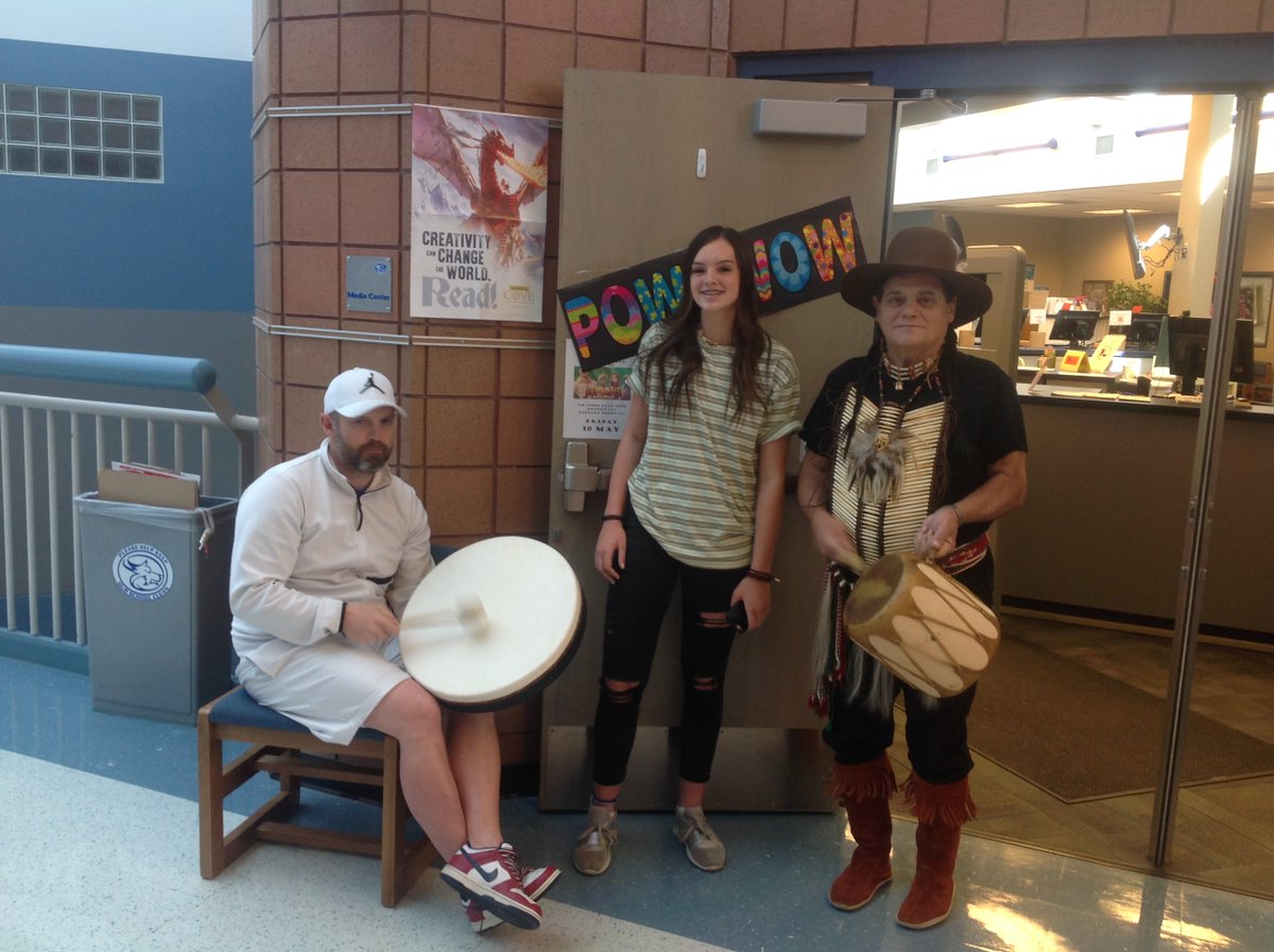 WSDLibraries's tweet photo. Fremont Library hosted a Pow Wow in the Library on April 18.  With the help of Native American Students 5 tribes were represented. #weberlibraries https://t.co/04yACErFvQ