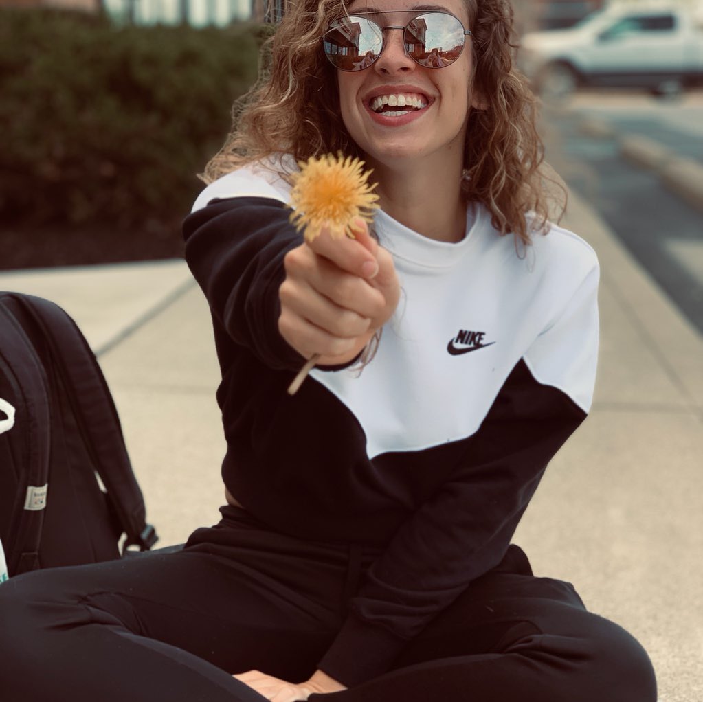 annaclendening's tweet photo. See you tonight Philly, I brought you this flower.  
https://t.co/cp9wgqjFBr https://t.co/HPCVEd9NAc