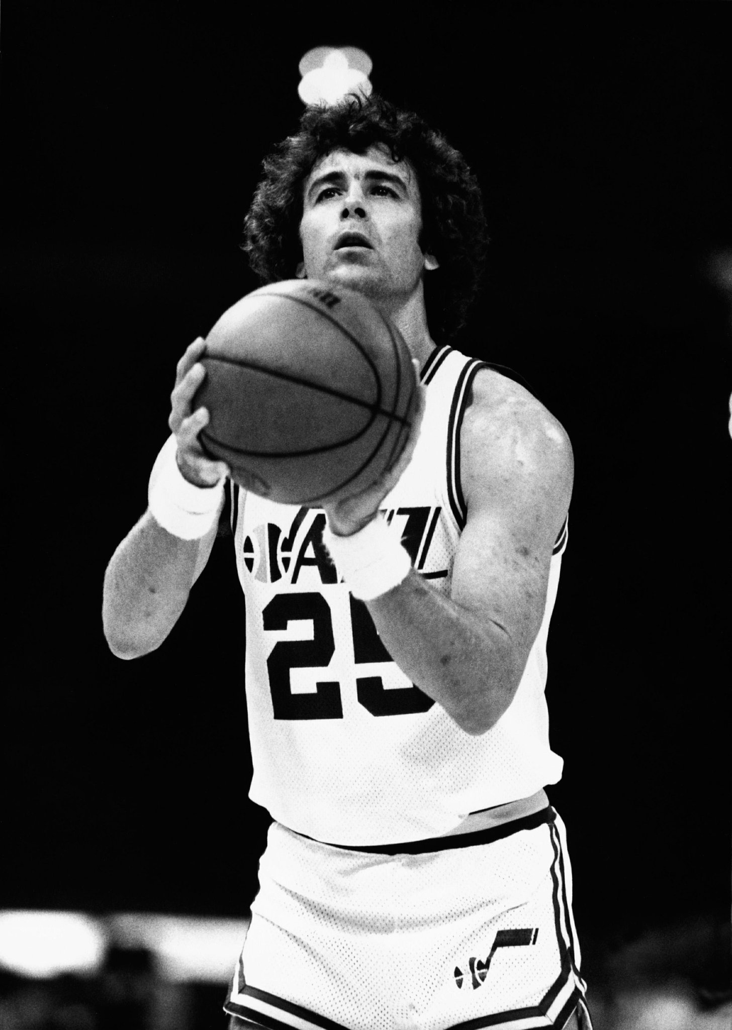 Happy Birthday HOFer Gail Goodrich        