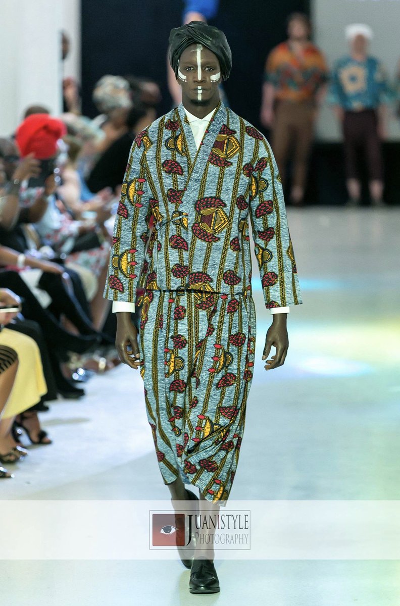 fleurdubaol's tweet photo. L’homme Awa b. by #lesmoussorsdeawa Porter le thaya autrement😍😍 madeinsenegal Broderie du #baol #baolbaol #kebetu #millenery https://t.co/DwcbLHADGP