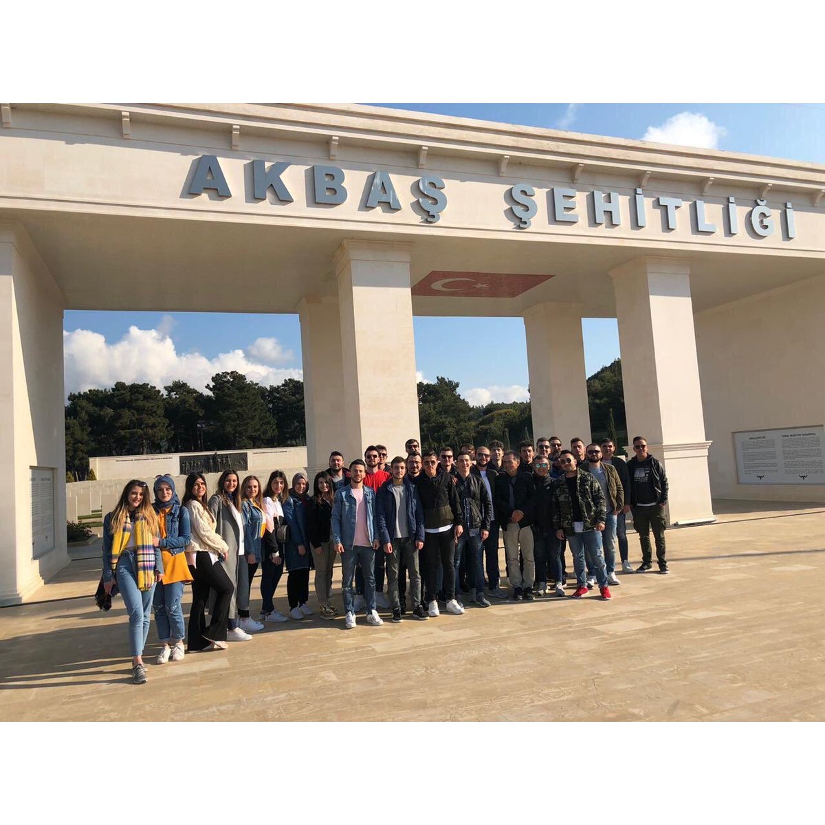 TekirdagBATOB's tweet photo. 20 Nisan Cumartesi günü Tekirdağ BATÖB olarak Çanakkale’ye düzenlediğimiz gezi kapsamında Çanakkale Şehitliği ve Şehitlik Abidesi’ni ziyaret ettik. #batöb #tekirdağbatöb https://t.co/d0UcFBzpBq