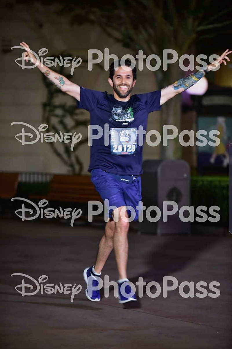 Sumercenator's tweet photo. La felicidad corriendo #RivalRunWeekend #kesselRunChallenge @runDisney https://t.co/IAU7cZX0BJ