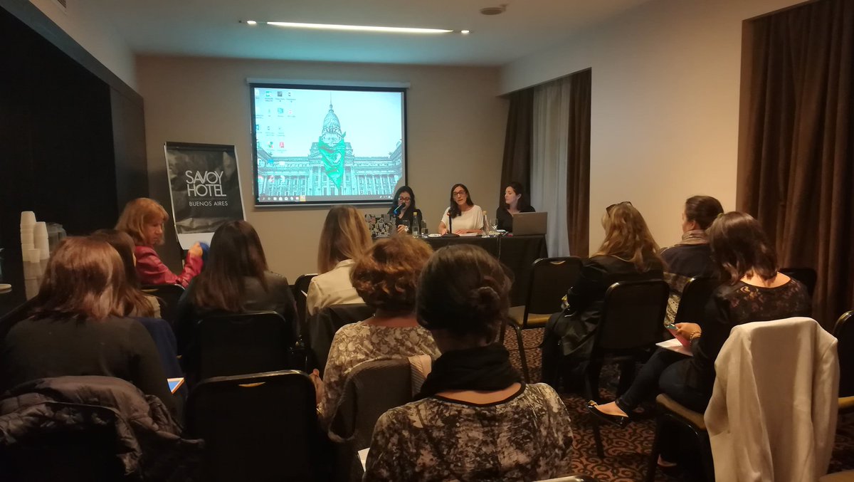 Ya estamos en la presentación del informe sobre #GénerosYTransparencia de la <a href="/ArticulaFem/">ArticulaFeminista</a>