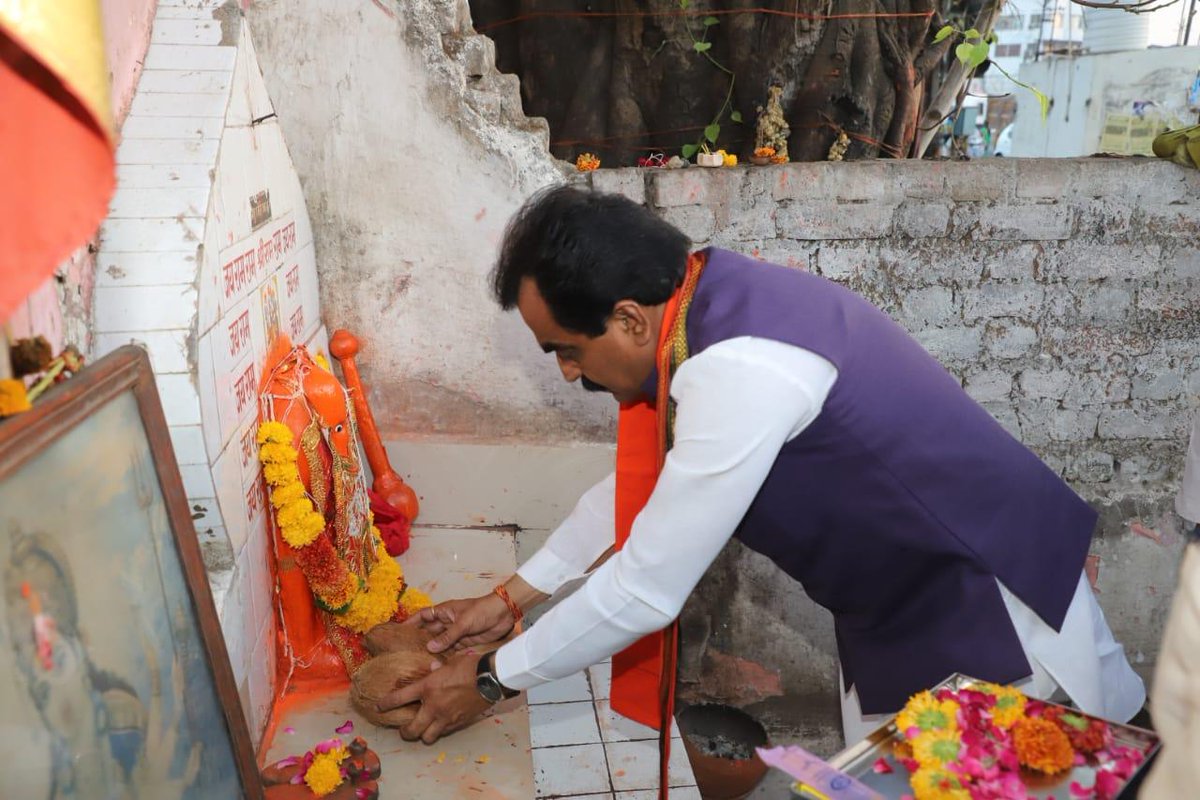 MPRakeshSingh's tweet photo. आज मदनमहल से जनसम्पर्क प्रारम्भ हुआ। क्षेत्रवासियों का अभूतपूर्व प्रेम व आशीर्वाद प्राप्त हुआ, इ�� हेतु मैं क्षेत्रवासियों का हृदय से आभारी हूँ। https://t.co/xZOzSnSPnI