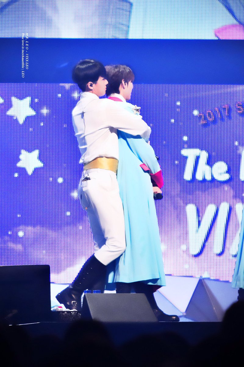 dog_lovecat's tweet photo. 게임 하랬더니 연애하는 랍택 https://t.co/zLtYXWCdh3