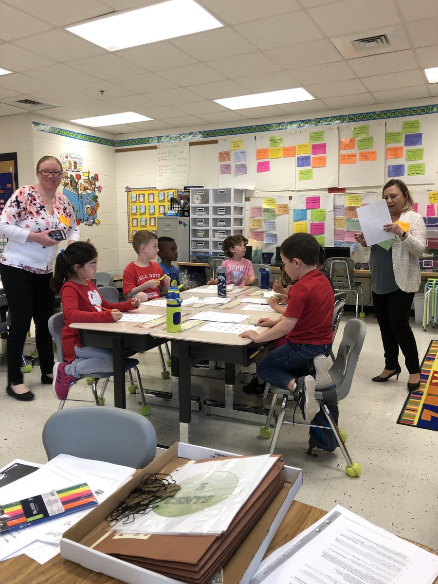 lfarmerteach's tweet photo. Thank you United Bank! First graders had a great time learning about saving money. @PThiessen_LCPS https://t.co/eRqOrGAxqP