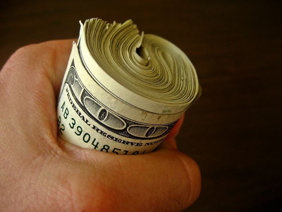 Here are some more ways to save money while you're paying off debt! #debtfreejourney fromdebt2dollars.wordpress.com/2019/04/23/sav…