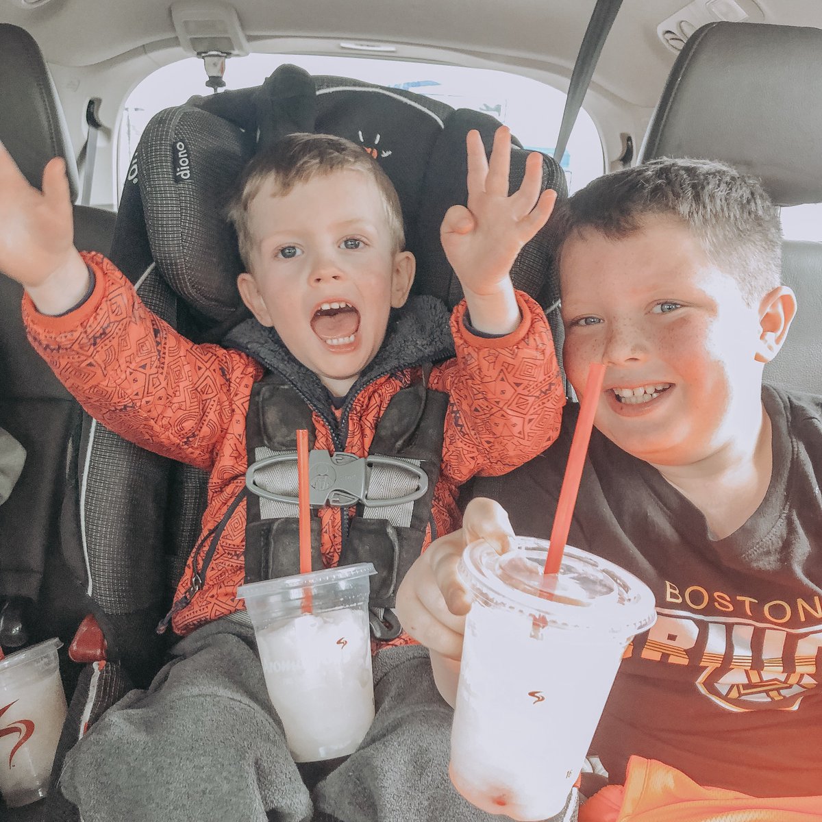 MainelyMamaBlog's tweet photo. Success!! Thank you @aromajoescoffee - after a great morning of playing at the park, your frozen lemonades and smoothies were just what we needed! AD #aromajoescertified
https://t.co/ncgw7JLuSO https://t.co/ZNaAHbbBqR