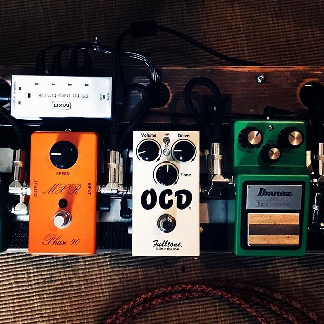 IconicRing's tweet photo. RT @Missingfrets: A new additional overdrive pedal. This thing is Crayzee!! #ocdpedal #fullertone #pedalboard . . . . #themissingfrets #alternative #indiemusic #indierock #indie #rockmusic #rocknroll #rock #surfrock #surfmusic #punk #punkrock #punkmusic … https://t.co/CVZU1IB1r2