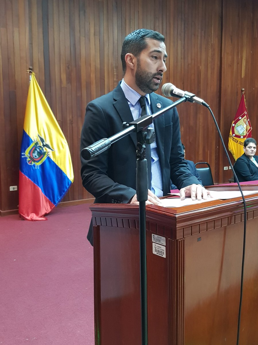 ciec2019's tweet photo. Es motivo de satisfacción, tener este panel de conferencistas; #CIEC2019 permitirá cambiar opiniones de la escritura científica y la investigación aborda Ing. Rafael García, Director de Investigación de la @UCatoCuenca. https://t.co/deVutMzQmO