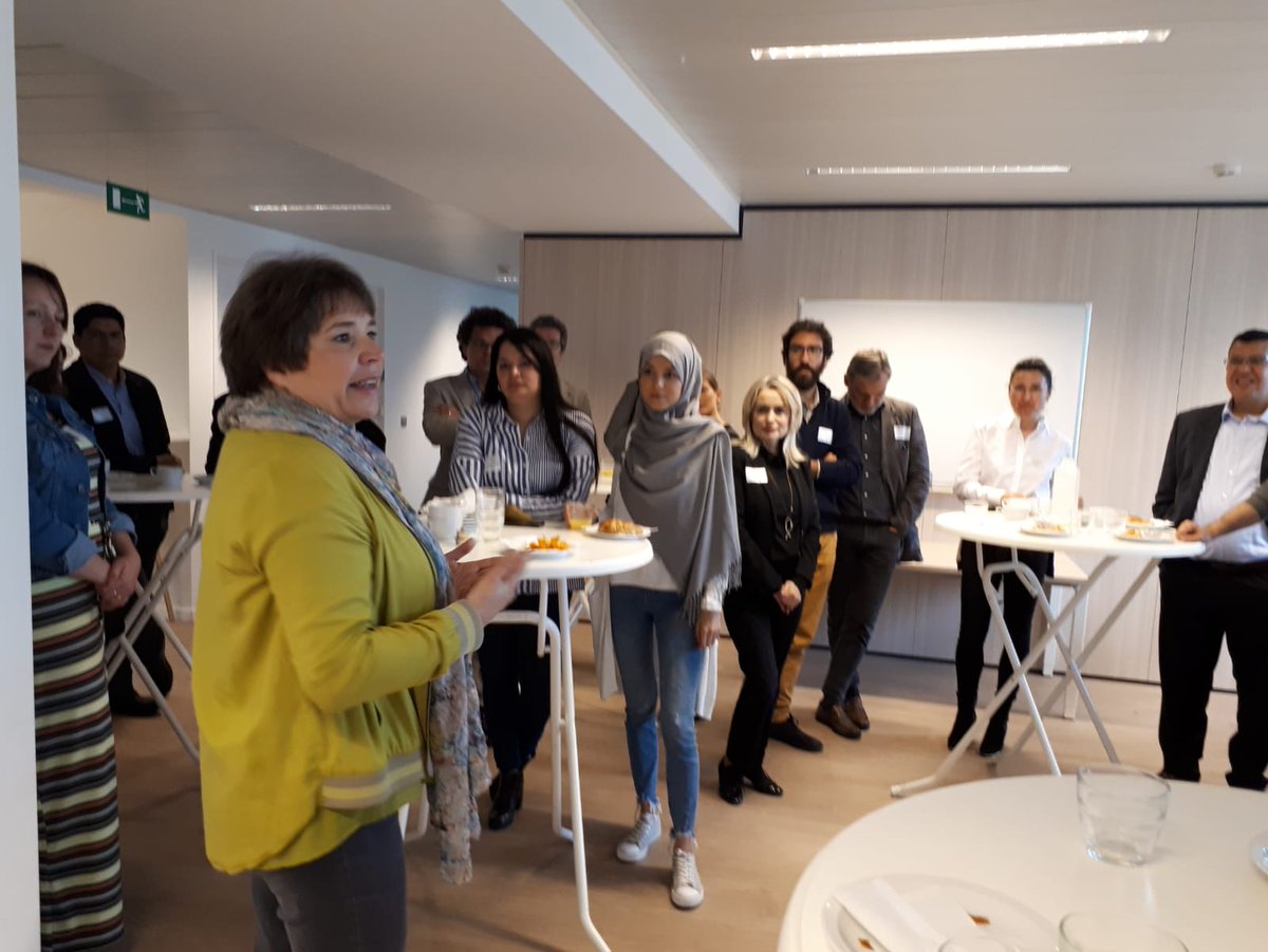 CecileJodogne's tweet photo. Breakfast meeting ce matin chez @Brussels_hub avec les stagiaires aux programmes #BEMP et #BIEO En 2018, le taux de mise à l’emploi des stagiaires dans les 6 mois suivant leur formation dépassait les 60%. Moyenne d’âge : 37 ans. #NeverStopLearning https://t.co/nFhf9YEfCs