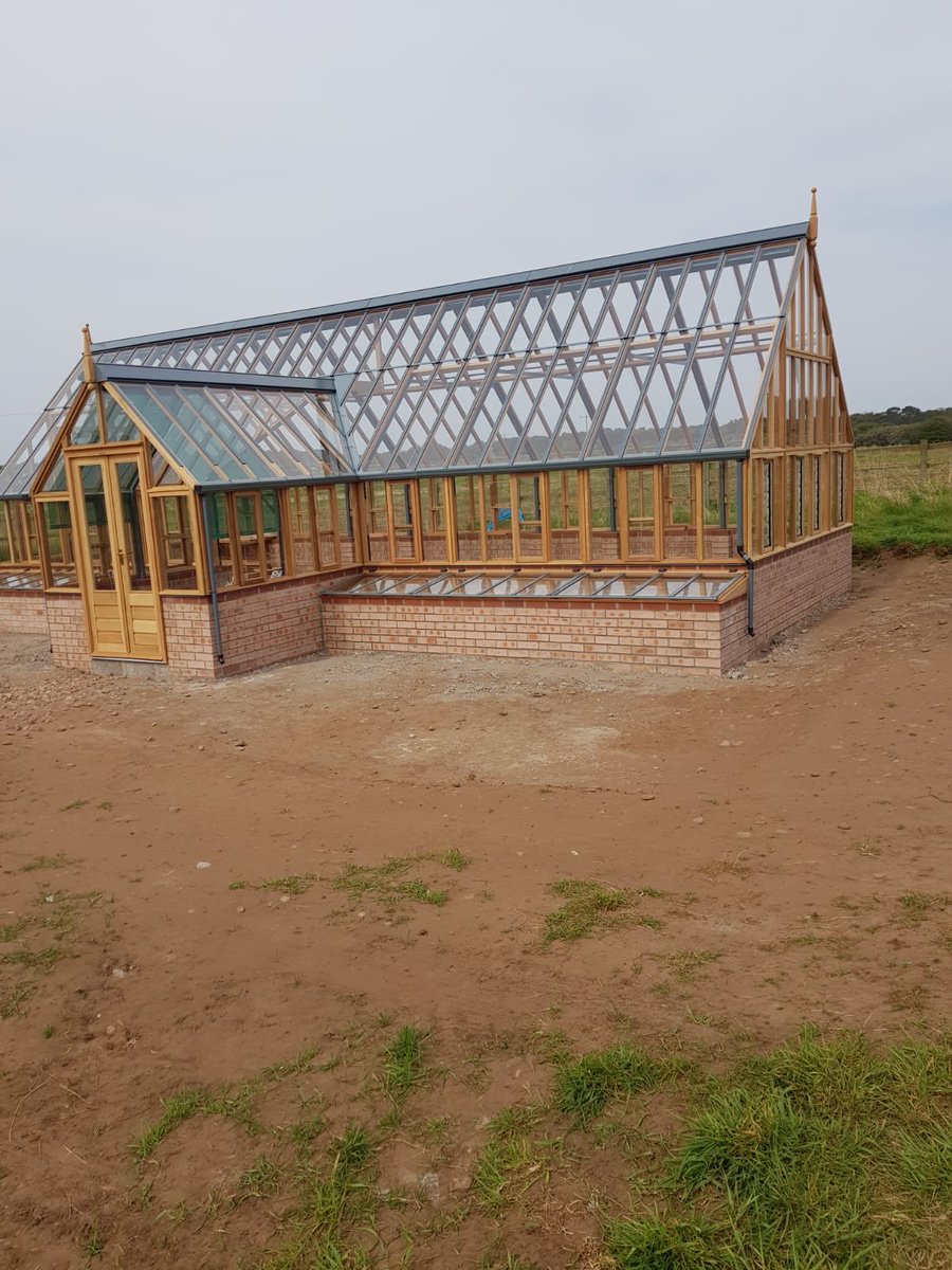machughesltd's tweet photo. Lysander is taking shape with @GabrielAsh11 longest RHS Grand Portico greenhouse they have built #craftmanship #eastlothian #edinburghbuilders #interestingbuildingprojects https://t.co/MpDu13g9rA