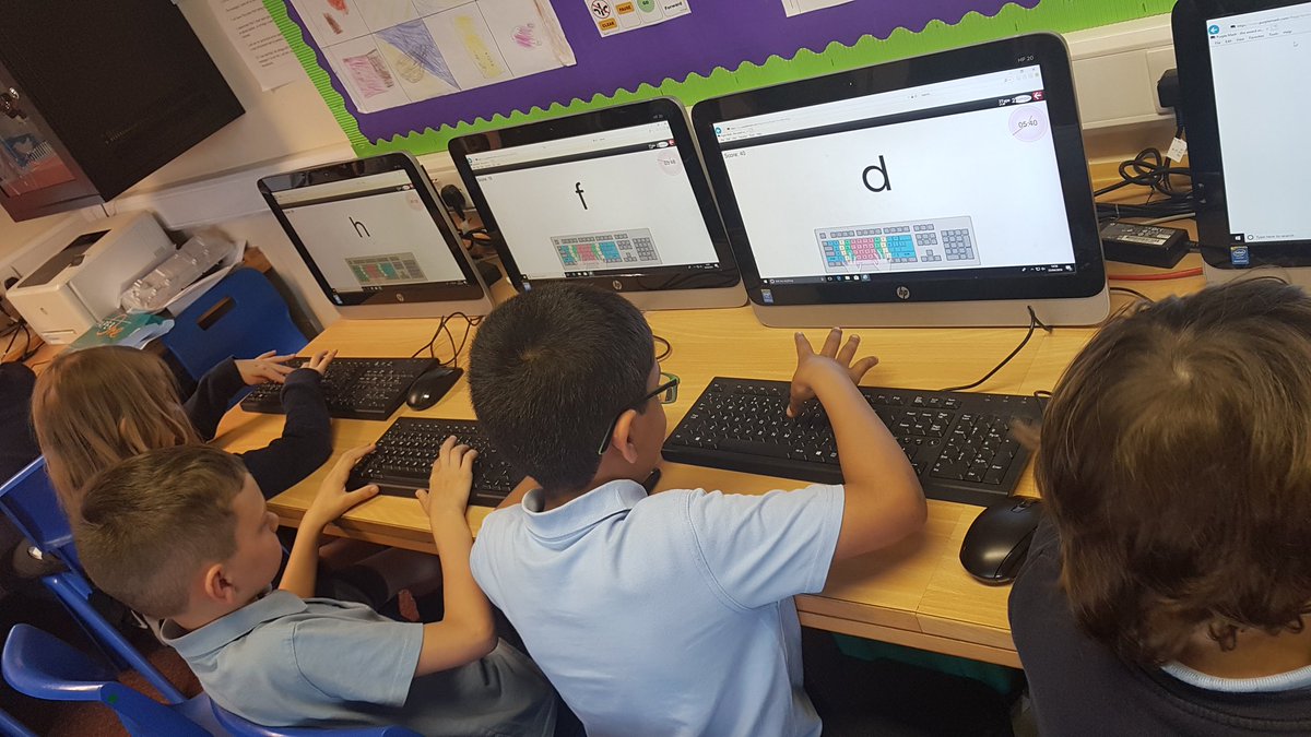 grainger_miss's tweet photo. Class 3 learning to touch type. Think the teachers need it more! https://t.co/DmbIDTd5WR