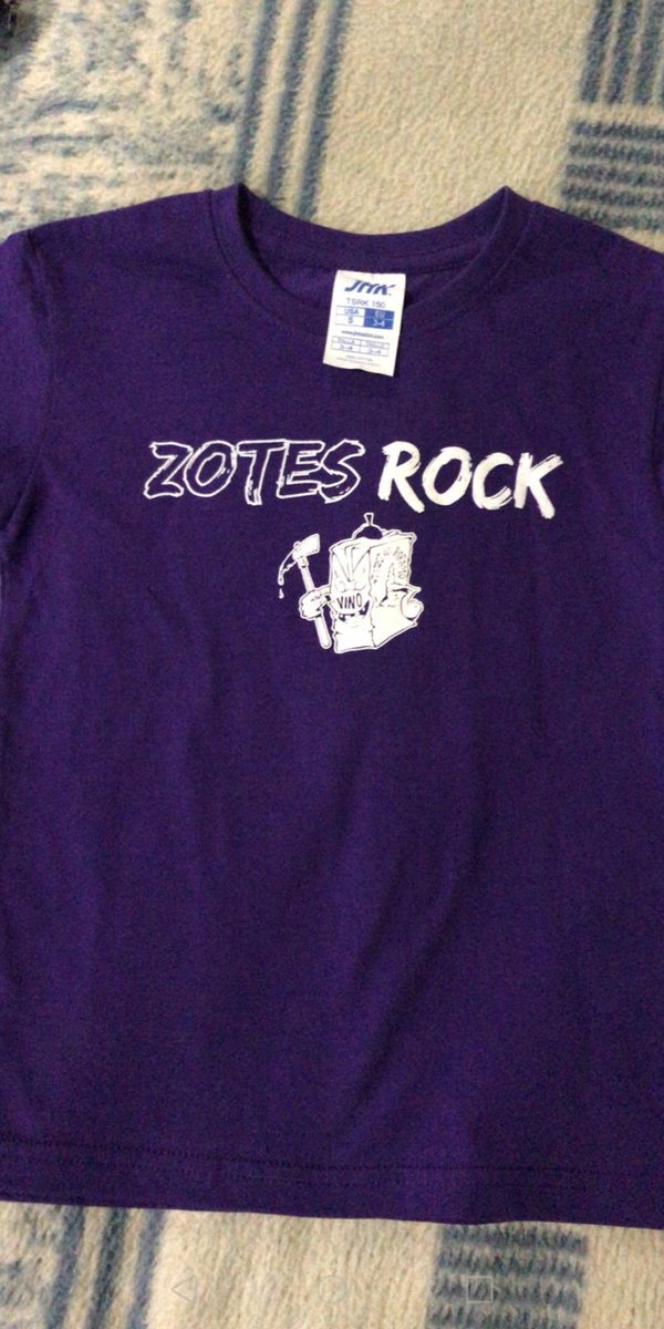 zotes_'s tweet photo. Ya tenemos las camisetas del XXII ZOTES ROCK! Por sólo 10€,no te quedes sin la tuya!!! 🔥🔥 https://t.co/JA7S5xKSJu