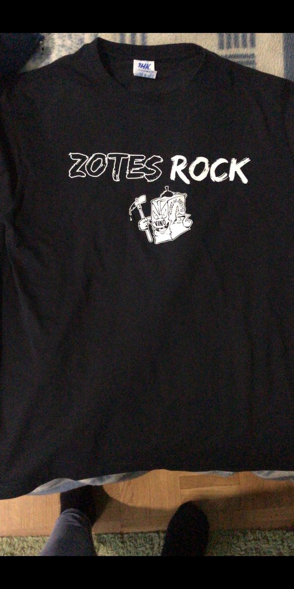 zotes_'s tweet photo. Ya tenemos las camisetas del XXII ZOTES ROCK! Por sólo 10€,no te quedes sin la tuya!!! 🔥🔥 https://t.co/JA7S5xKSJu