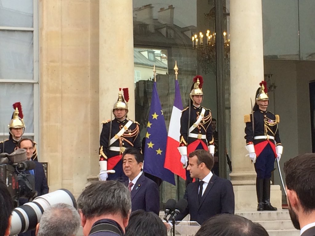 AlexSarenz's tweet photo. AmbJaponFR: RT JPN_PMO: Prime Minister Abe and President Macron spoke to the press in Paris on the strong partnership between Japan and France ranging from bilateral issues to global agenda on climate change, counter-terrorism and world economy ahead of … https://t.co/xcw3MRKZwZ