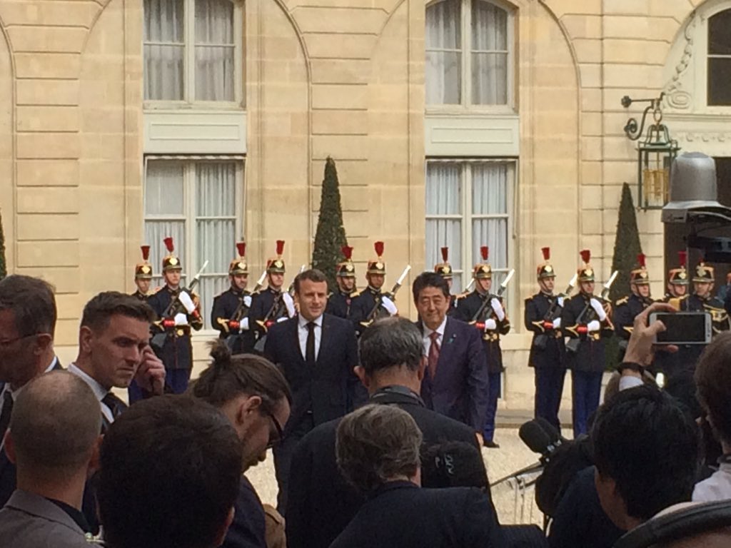 AlexSarenz's tweet photo. AmbJaponFR: RT JPN_PMO: Prime Minister Abe and President Macron spoke to the press in Paris on the strong partnership between Japan and France ranging from bilateral issues to global agenda on climate change, counter-terrorism and world economy ahead of … https://t.co/xcw3MRKZwZ