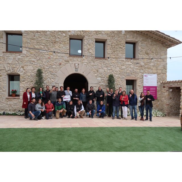 cotavins's tweet photo. Gràcies a tots els que vàrem fer possible el #cotavins! Un equip collonut que, malgrat la pluja, vam aconseguir que el festival fos un èxit!
#cotavins #cotafest #festivaldevinsdaltura https://t.co/dikOO19Vug