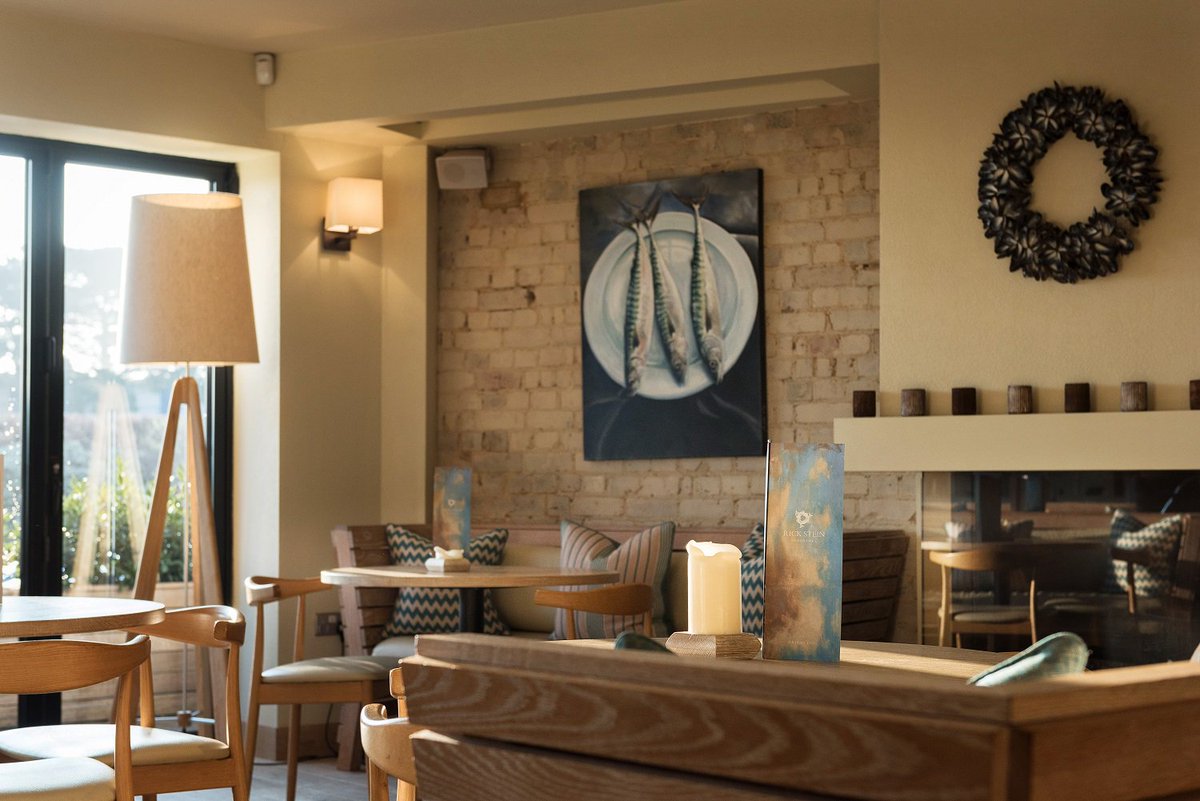 SteinSandbanks's tweet photo. Join us this weekend for our next Sunday Sessions here in Sandbanks. @LaurillaMusic will be singing live in our bar between 4-7pm, so stop by to enjoy a lazy afternoon with a glass of wine or two and a light bite. Book a table to get the best spot: https://t.co/JKo8KTY6xx https://t.co/6LJVfhno8b