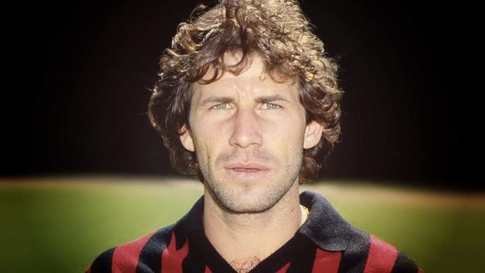 SpazioMilan's tweet photo. Tal día como hoy hace 41 años debutaba con el Milan un joven defensa llamado Franco Baresi

👕 710 partidos con el Milan
🏆🏆🏆🏆🏆🏆 Scudetto
🏆🏆🏆 Copa de Europa
🏆 Mundial
🏆🏆🏆🏆 Supercoppa
🏆🏆 Intercontinentales
🏆🏆🏆 Supercopa de Europa
🏆 Balón de Plata

Eterno 6. https://t.co/kExWK6wnUr