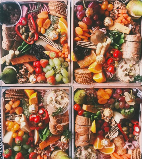 LadyDinner's tweet photo. Who's already talking about what they are going to eat for lunch today? It can't just be us at GDL who's always talking about food! #platterboxes #nearlylunchtime https://t.co/lXgx0avb5o