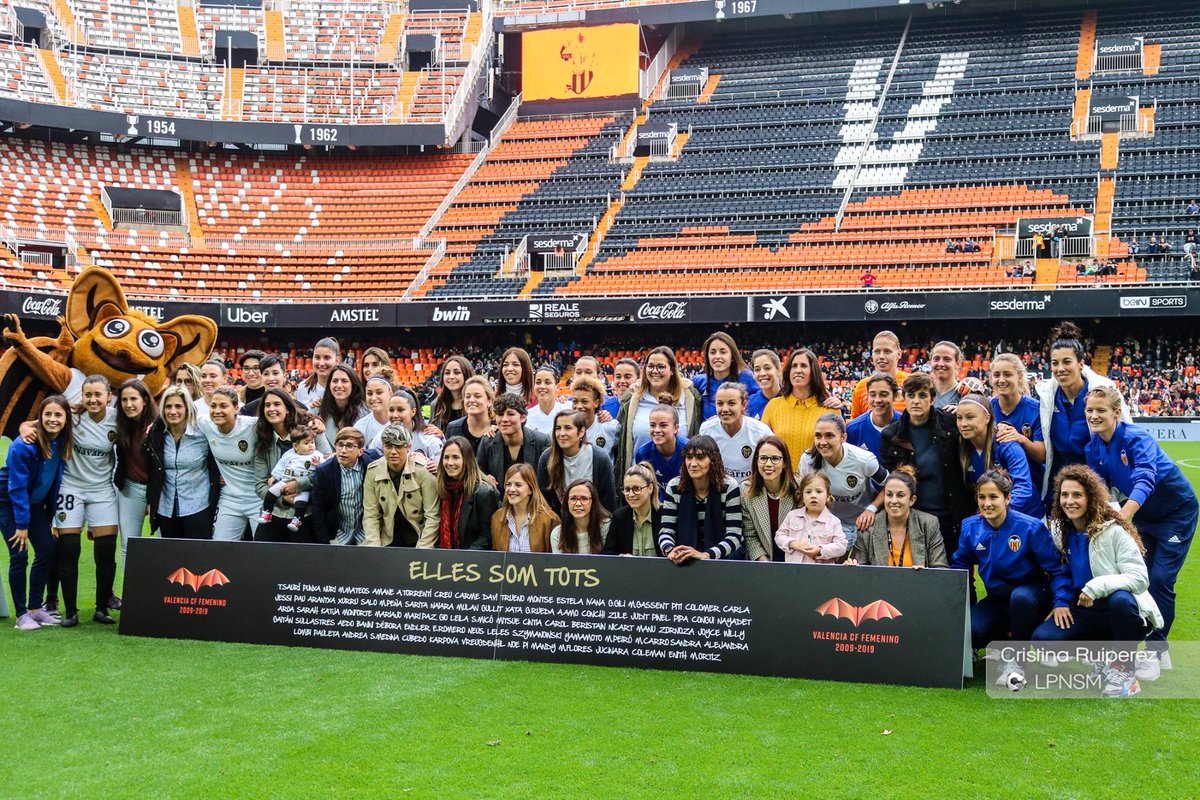 Cris_Ruiperez's tweet photo. ¡Qué fácil es estar cuando todo es bonito! Lo complicado es dar la cara cuando vienen mal dadas, no dejar de apoyar cuando todo lo que podría salir mal sale mal, sentirse orgulloso de un equipo que lucha y lo da todo aunque no salga nada. 
•
•
•
#AmuntVCFfem #AmazonasVCFf https://t.co/dEYn0d0dTq