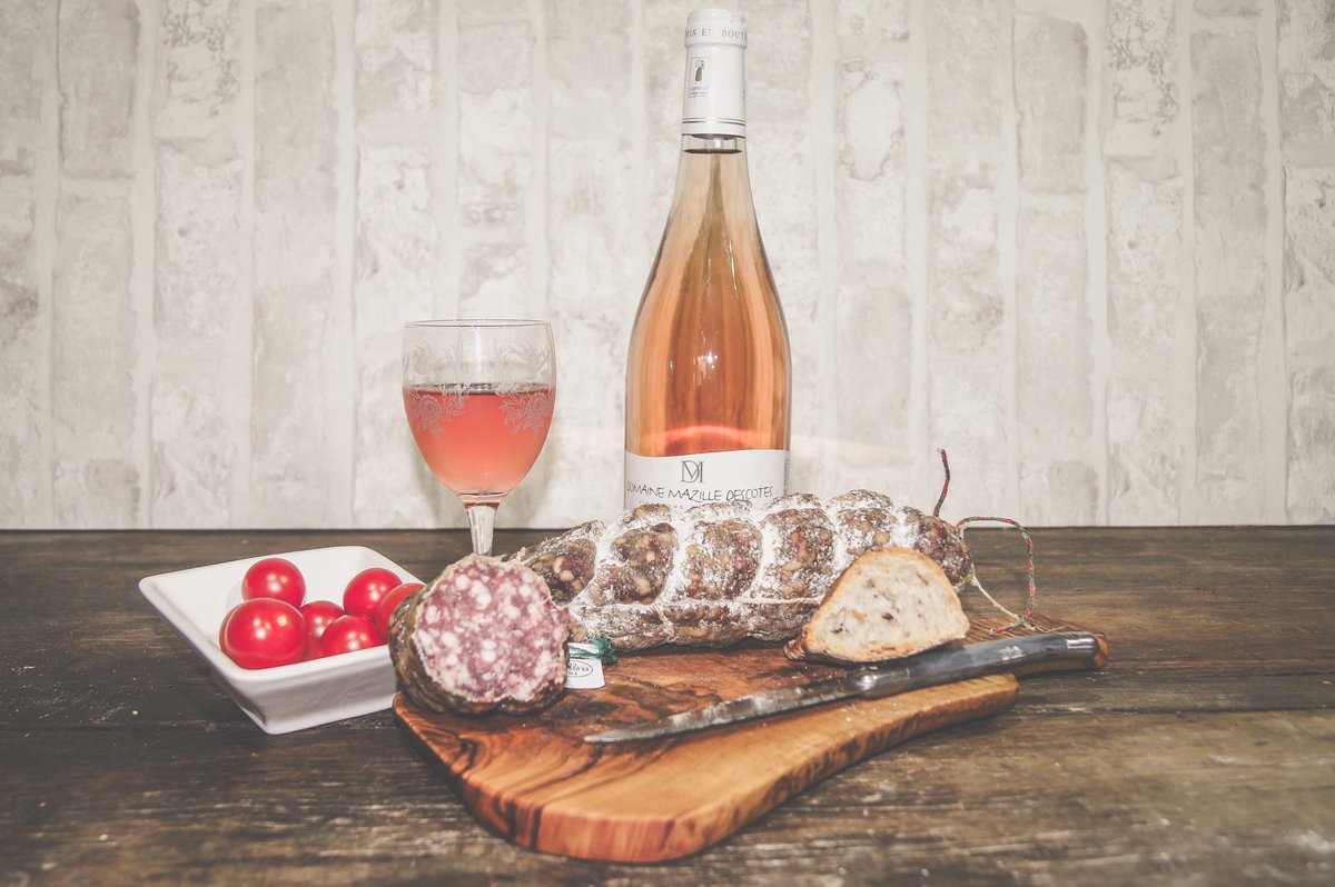SaucissonL's tweet image. Rosette de Lyon 🍷
Lien site web -&amp;gt; saucisson-lyonnais.com
#saucisson #charcuterie #instafood #kikilecochon #rosettedelyon #lesmontsdulyonnais #vins