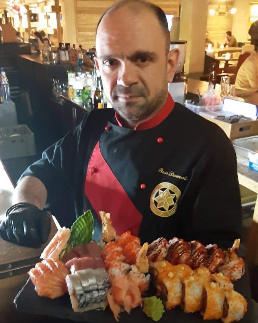 ParisDermatis's tweet photo. #parisstyle #sushichef #sushiman #sushiday #sushinight #cheftable #foodstyle #baluxhouseproject #tuesday #foodstagram #foodblogger #foodlover #FoodFantasy #vip #balux #cheflife #chefstime https://t.co/GIelmiVQNt
