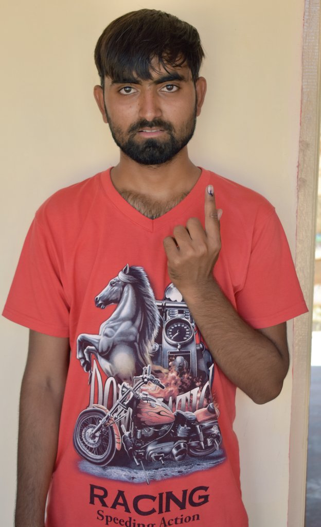 sachinmer's tweet photo. #GotInked #લોકસભાચૂંટણી
#DeshKaMahaTyohar #GoVote #MakeYourMark #Votinground3 #NoVoterToBeLeftBehind #IndiaElections2019 #LokSabhaElections2019 #VoterAwareness
@ECISVEEP @SpokespersonECI
@collectorgirsom @nitinsangwan
@GirElection
દેશના જવાબદાર નાગરિક પ્રત્યેની મારી ફરજ પુરી કરી https://t.co/Xnl2MVnMDO