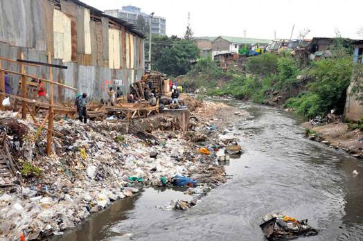 gp_kenyagroup's tweet photo. This a photo of Nairobi River. See the kind of havoc that plastic litter cause especially during the rainy season.
#BreakFreeFromPlastic 👌🌍🙋‍♂️🙋‍♀️
#PlasticMonster
#TuesdayThoughts https://t.co/TRTSPQscXV